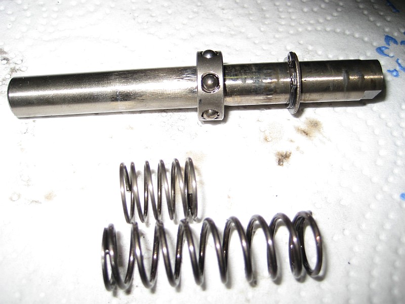 Nockenwellenkettenspanner Bolzen mit Kugellager, Unterlegscheibe und Federn Nockenwellenkettenspanner Bolzen mit Kugellager, Unterlegscheibe und Federn