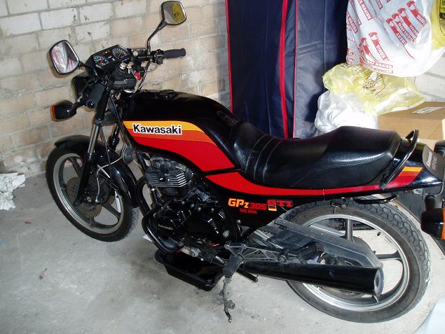 GPz305 in Garage - erste Änderungen GPz305 in Garage - erste Änderungen