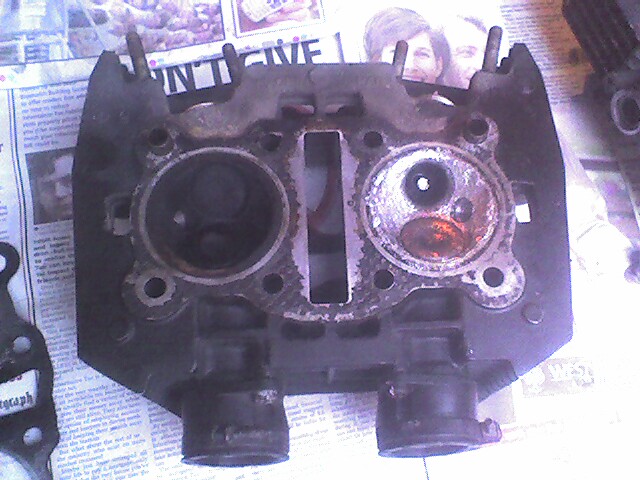 Cylinder head after valve drop Cylinder head after valve drop