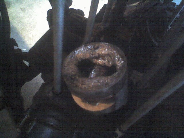 Piston smashed by valve Piston smashed by valve